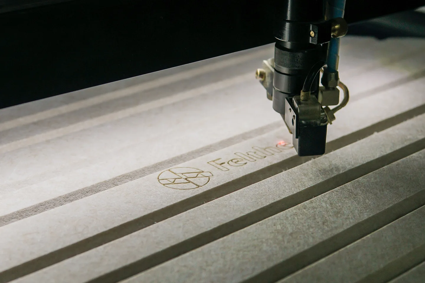 Produkcja paneli akustycznych - laser